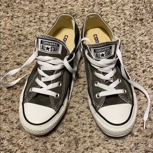Women’s gray and white Converse All Star